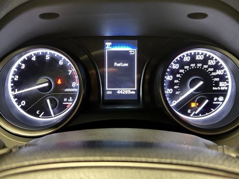 Used 2024 Toyota Camry SE FWD image 13