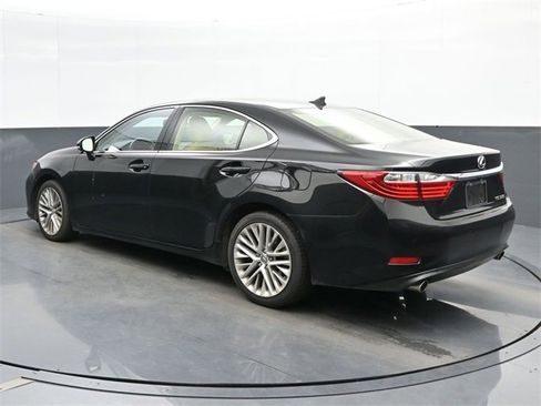Used 2013 Lexus ES 350 w/ Luxury Pkg image 6