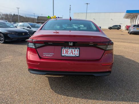 Used 2023 Honda Accord EX image 4