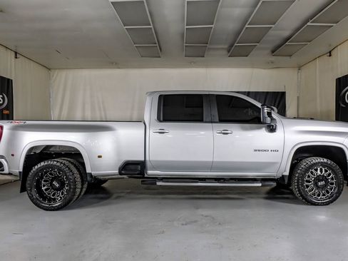 Used 2023 Chevrolet Silverado 3500 LT w/ Convenience Package image 6