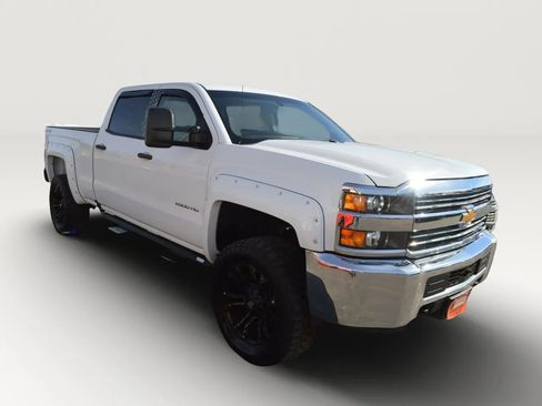 Used 2016 Chevrolet Silverado 2500 W/T AWD/4WD image 7