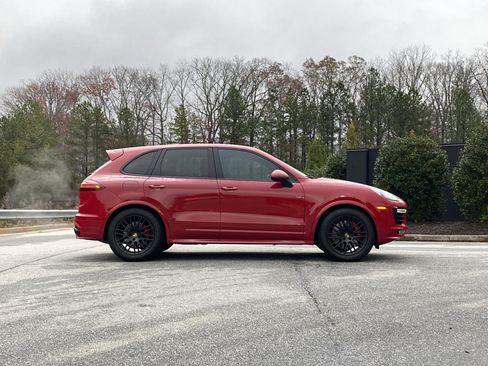 Used 2016 Porsche Cayenne GTS image 13
