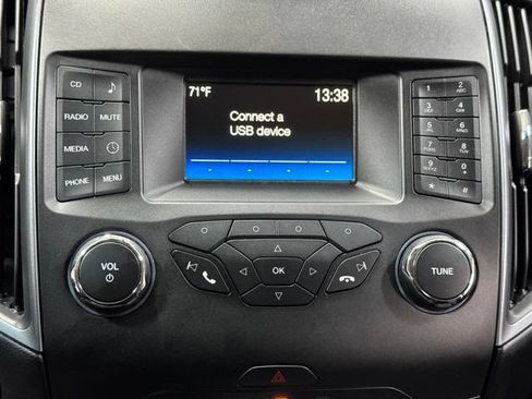 Used 2018 Ford Edge SE FWD image 16