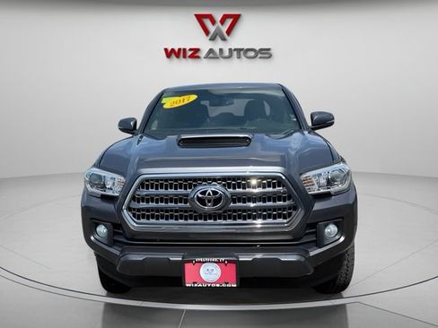 Used 2017 Toyota Tacoma TRD Sport w/ Tow Package AWD/4WD image 8