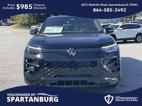 New 2026 Volkswagen Tiguan SE R-Line image 2