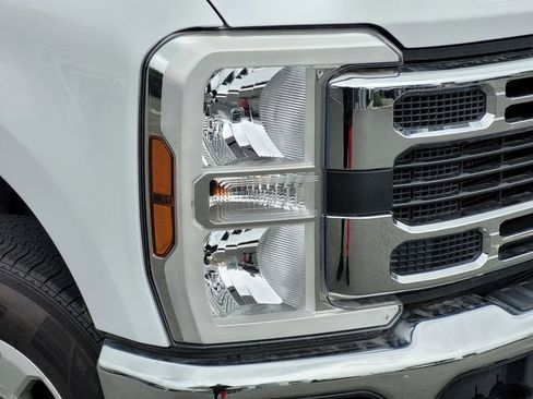 Used 2024 Ford F250 XLT AWD/4WD image 11