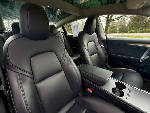 Used 2023 Tesla Model 3 Standard Range image 25