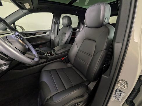 Used 2026 Porsche Cayenne S AWD/4WD image 5