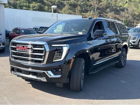 New 2026 GMC Yukon XL Elevation image 10