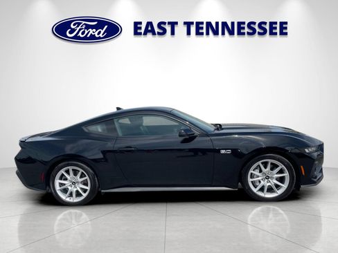 Used 2025 Ford Mustang GT Premium RWD image 2