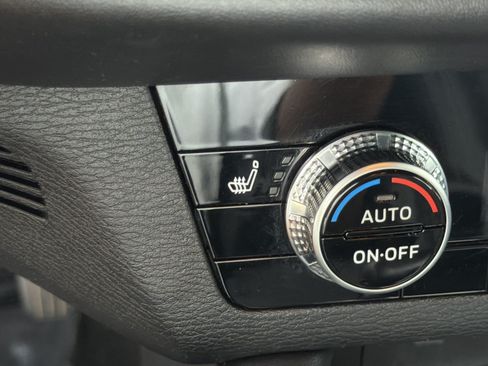 Used 2023 Mitsubishi Outlander SE FWD image 30