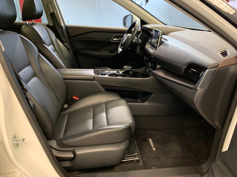 Used 2021 Nissan Rogue SV w/ Premium Package AWD/4WD image 48