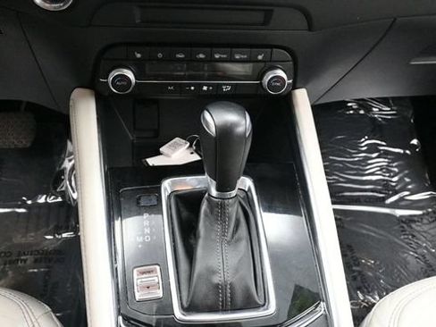 Used 2023 Chevrolet Equinox LT w/ Driver Convenience Package AWD/4WD image 16