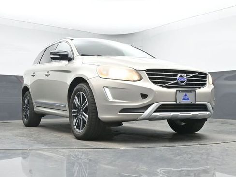 Used 2017 Volvo XC60 T5 Dynamic FWD image 11