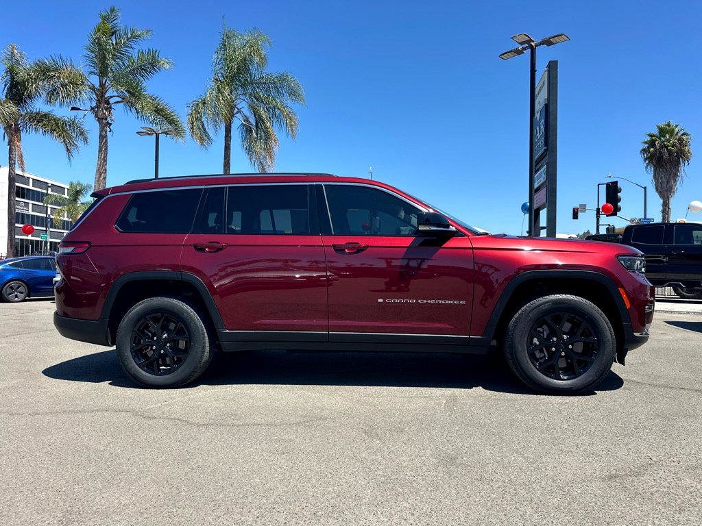 Used 2023 Jeep Grand Cherokee L Limited RWD image 41
