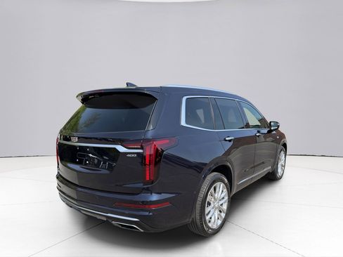Used 2022 Cadillac XT6 Premium Luxury w/ Technology Package AWD/4WD image 15