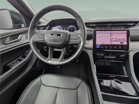 New 2025 Jeep Grand Cherokee L Limited w/ Black Appearance Package image 12