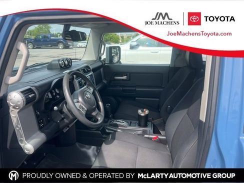 Used 2011 Toyota FJ Cruiser 4WD w/ Convenience Pkg image 1