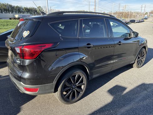Used 2019 Ford Escape SE image 10