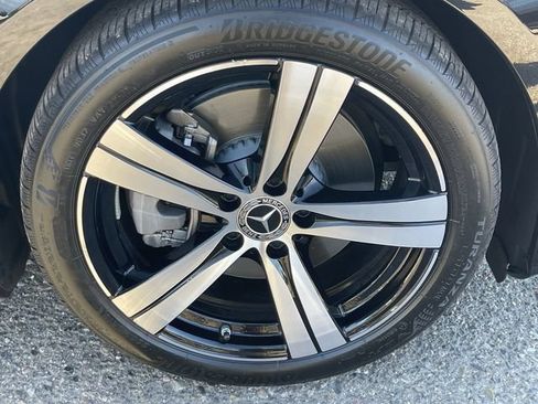 Used 2025 Mercedes-Benz C 300 4MATIC Sedan image 11