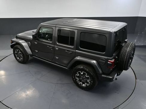 Used 2025 Jeep Wrangler Unlimited Sahara w/ Technology Group AWD/4WD image 54