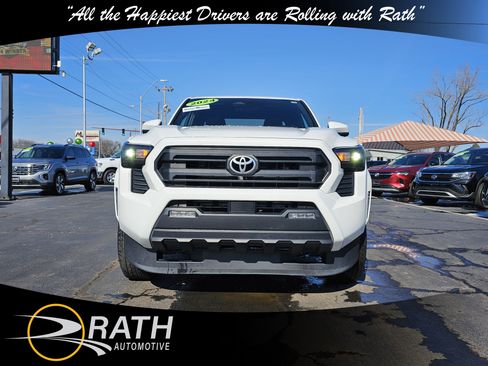 Used 2024 Toyota Tacoma SR5 image 3