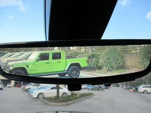 Certified 2024 Cadillac XT6 Sport w/ Technology Package image 31