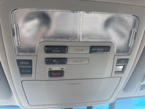 Used 2014 Toyota Avalon Limited w/ Technology Package FWD image 24