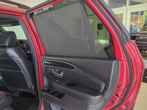 Used 2025 Honda Pilot Black Edition image 42