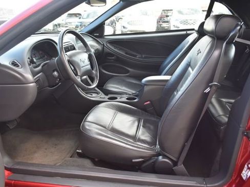 Used 2004 Ford Mustang Convertible image 17