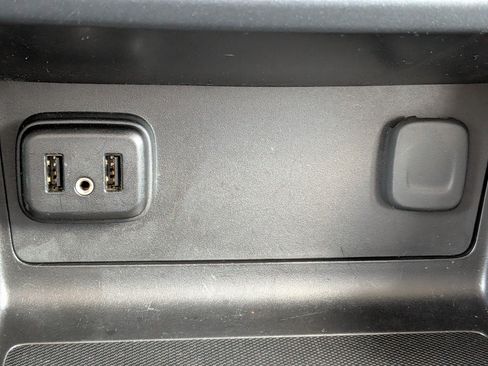 Used 2019 Chevrolet Colorado W/T w/ WT Convenience Package RWD image 27