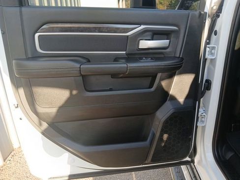 Used 2024 RAM 2500 Big Horn image 27