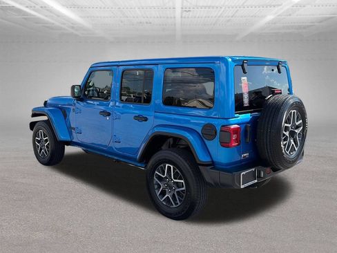 Used 2025 Jeep Wrangler Unlimited Sahara AWD/4WD image 4