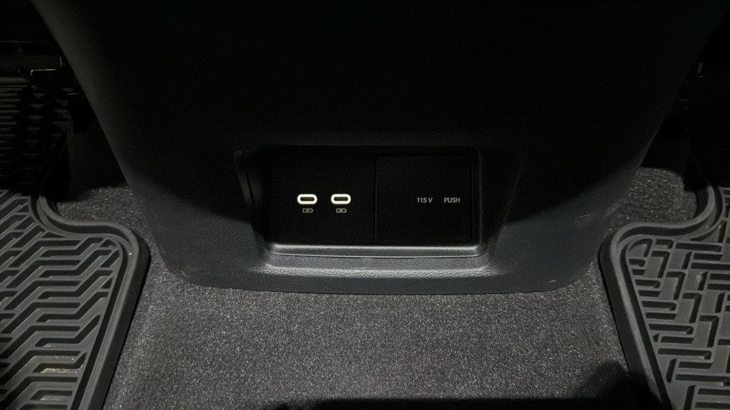 Used 2024 Volkswagen Atlas SE FWD image 37