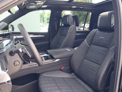 Used 2026 Cadillac Escalade ESV V AWD/4WD image 40