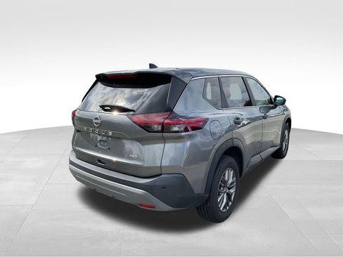 Used 2023 Nissan Rogue S image 9