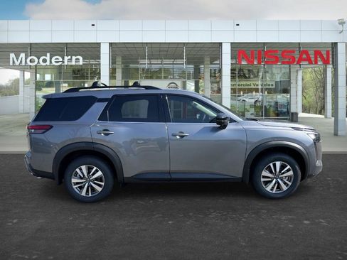 New 2026 Nissan Pathfinder SL image 5