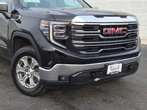 Used 2025 GMC Sierra 1500 SLT image 2