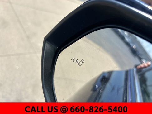 Used 2021 Toyota Highlander XLE image 10