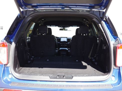Used 2020 Ford Explorer XLT w/ Equipment Group 202A AWD/4WD image 54