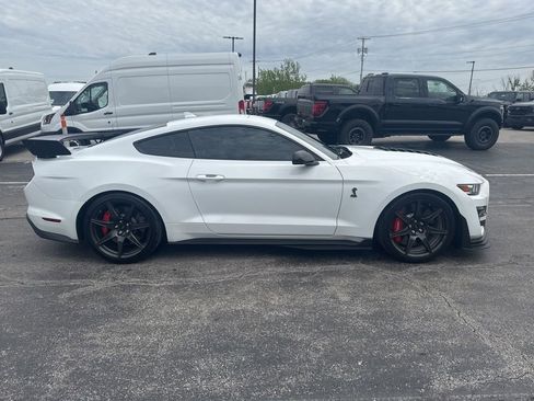 Used 2022 Ford Mustang Shelby GT500 w/ Carbon Fiber Track Pack RWD image 2