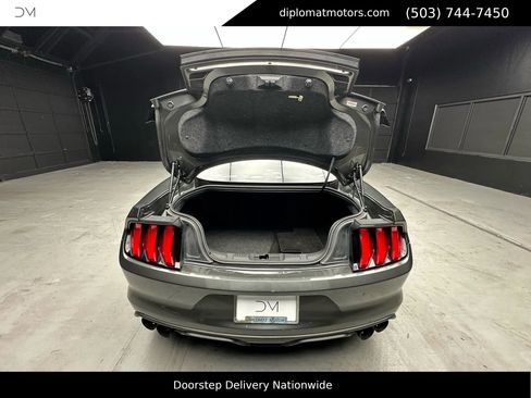 Used 2016 Ford Mustang Shelby GT350 w/ Technology Package image 44