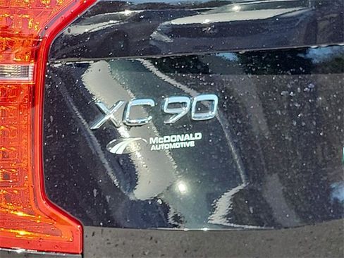 Certified 2025 Volvo XC90 B6 Ultra w/ Lounge Package image 16