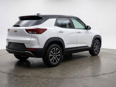 Used 2025 Chevrolet TrailBlazer LT image 9