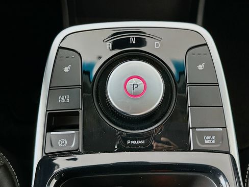 Used 2022 Kia Niro EX image 25