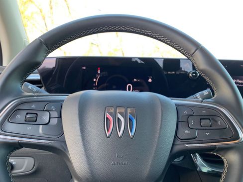 Used 2025 Buick Encore GX Preferred image 25