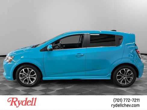 Used 2020 Chevrolet Sonic LT w/ Convenience Package FWD image 2