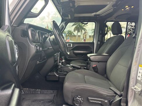 Used 2019 Jeep Wrangler Unlimited Sport S AWD/4WD image 9