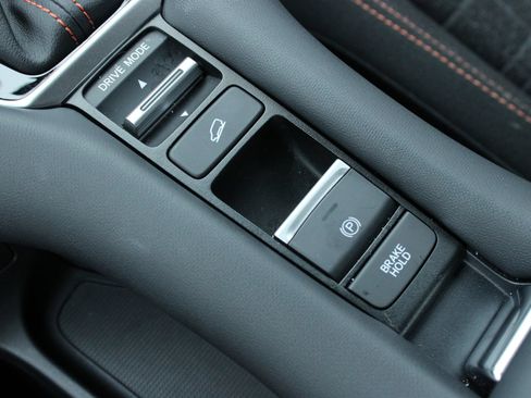 Used 2025 Honda HR-V Sport image 45