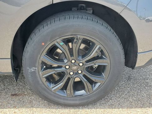 Certified 2024 Ford Edge SE w/ Black Appearance Package AWD/4WD image 6